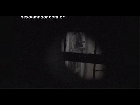 ❤️ Blondie ezkutuan grabatzen du auzoko voyeur batek adreilu hutsen atzean ezkutatuta ❤ Izorratu bideoa pornoan eu.trysex.ru ❌❤